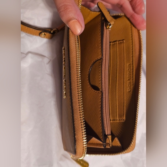 Michael Kors Jet Set Travel Large Saffiano Leather Wallet - Picture 10 of 16